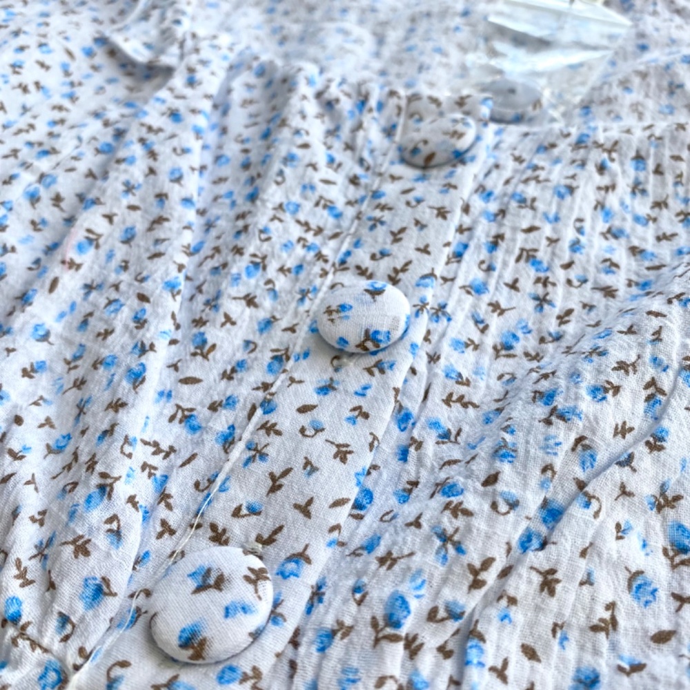 Red Dress Boutique Blue and White Floral Crop Top - Picture 7 of 13